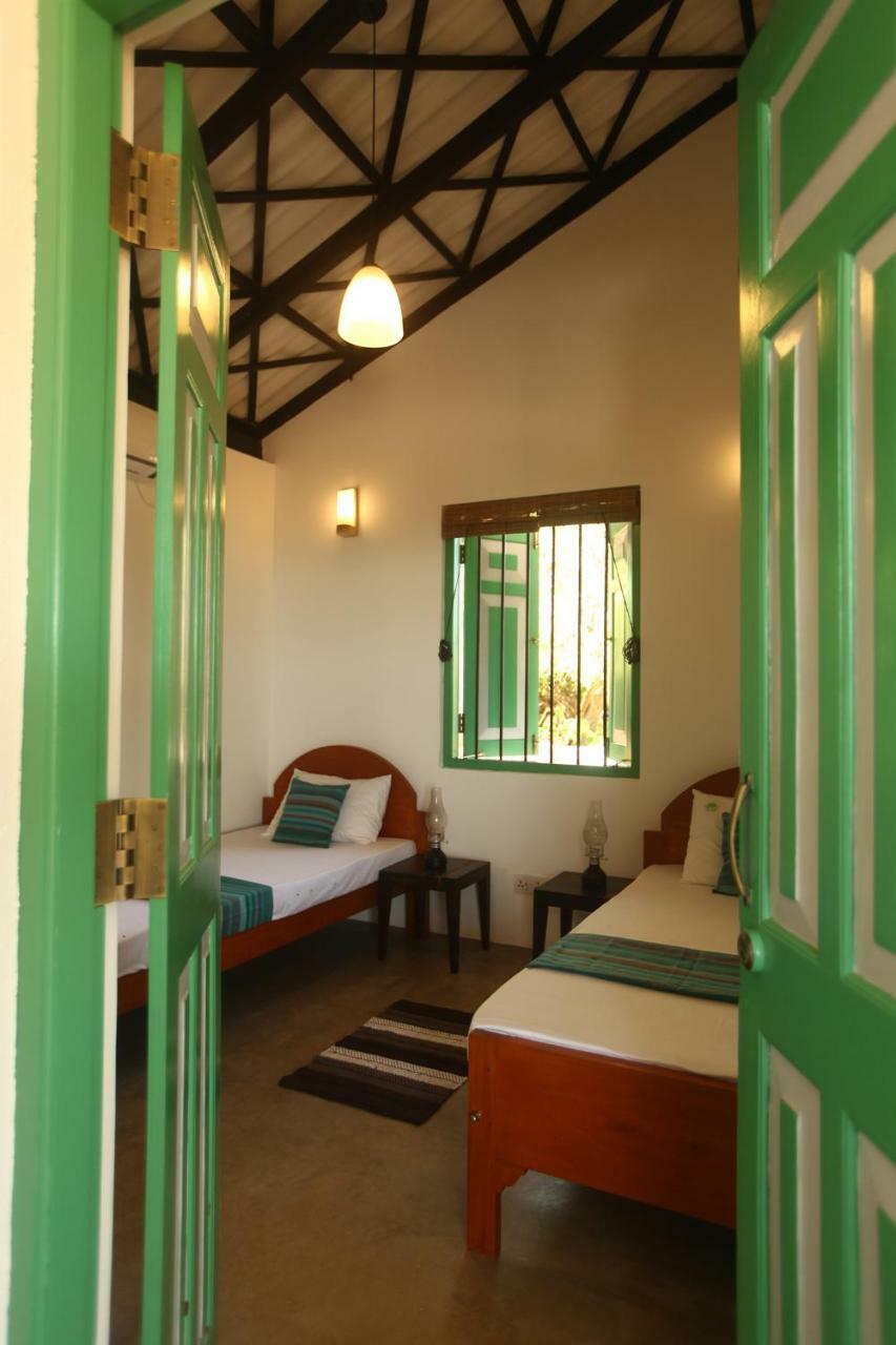 Nil Sisila Beach Resort Yala Bagian luar foto